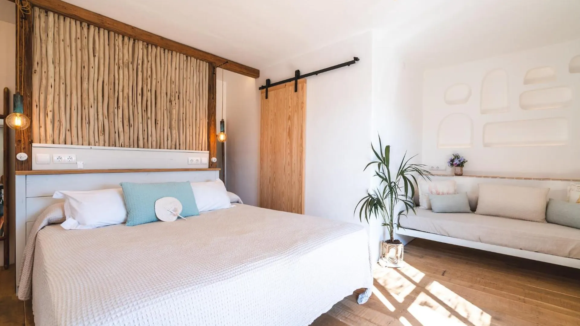 Es Cucons Rural Hotel San Antonio  Country house San Antonio (Ibiza)